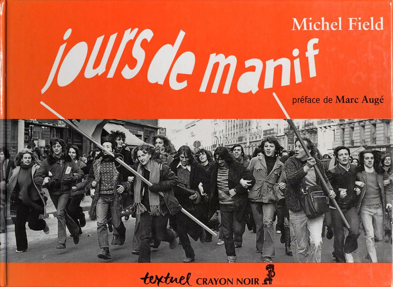 Editions Textuel -  Jours de manif