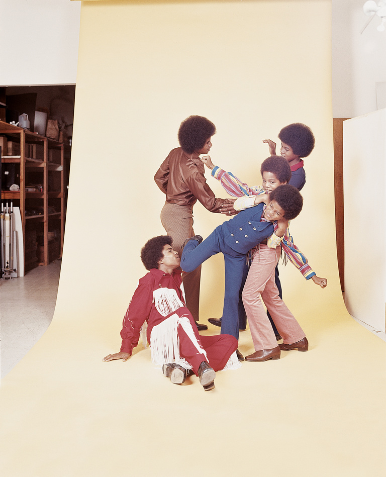 Editions Textuel -  P289, The Jackson Five folling around during a photoshoot. Courtesy of the EMI Archive Trust and Universal Music Group.jpg