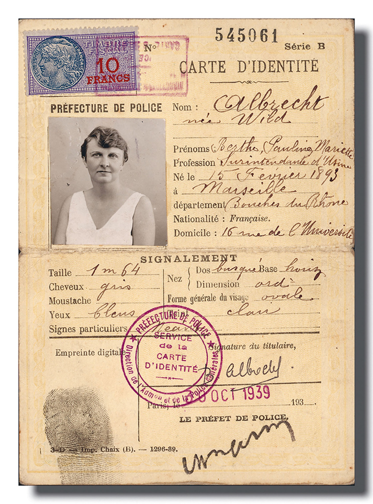 Editions Textuel -  Albrecht-carte_identite.jpg