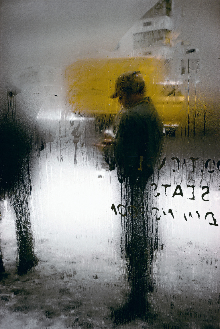 Editions Textuel -  Snow_© 2018 Saul Leiter Foundation.jpg