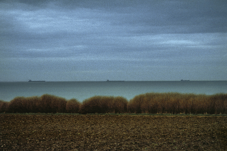 Editions Textuel -  © Harry Gruyaert Magnum Photos_Côte d’Opale, France, 1998.jpg