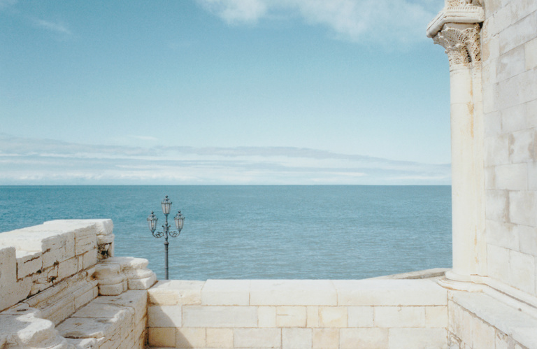 Editions Textuel -  4. Trani, 1982 © Eredi di Luigi Ghirri.jpg