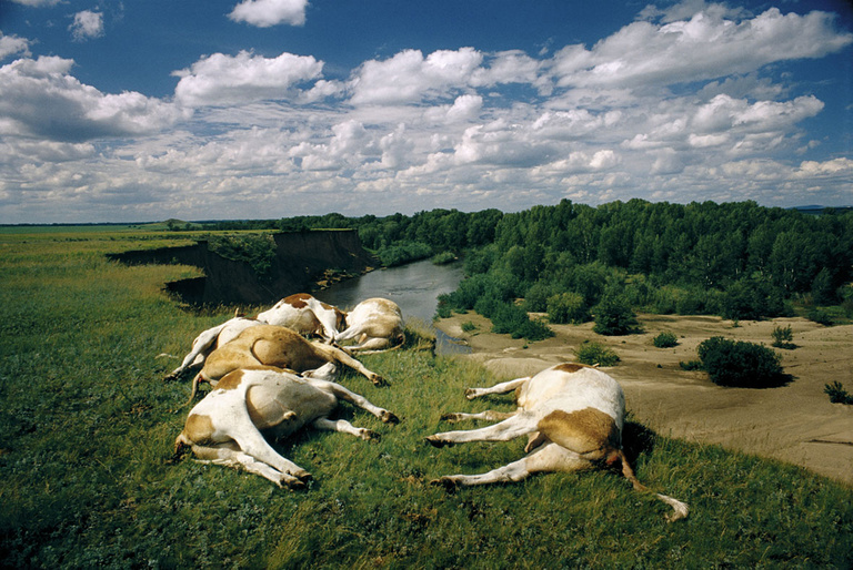 Editions Textuel -  ok-bendiksen-satellite-im1.jpg