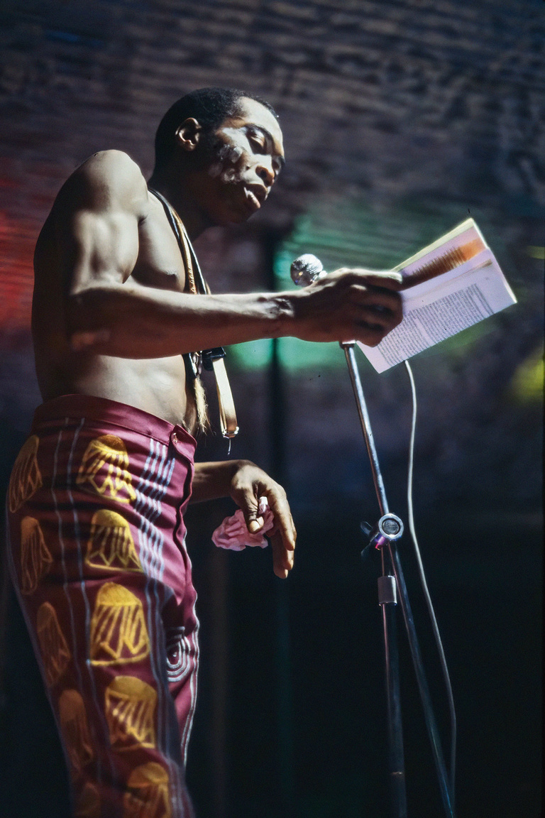 Editions Textuel -  6 - Fela à l'Afrika Shrine 1981.jpg