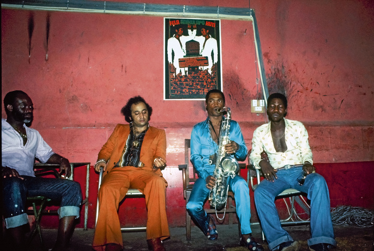 Editions Textuel -  16 - Fela à l'Afrika Shrine 1977.jpg